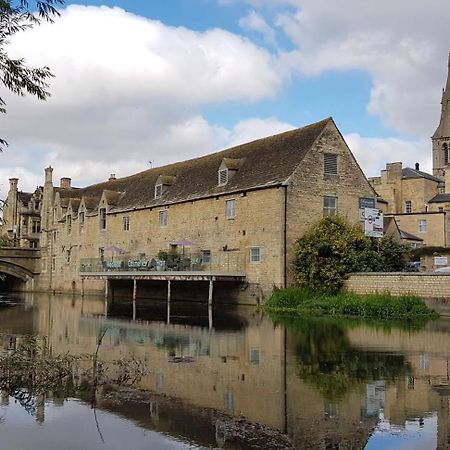 Riverside Stamford Stays Exterior foto